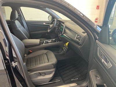 2026 Volkswagen Atlas Cross Sport 2.0T SEL R-Line Black