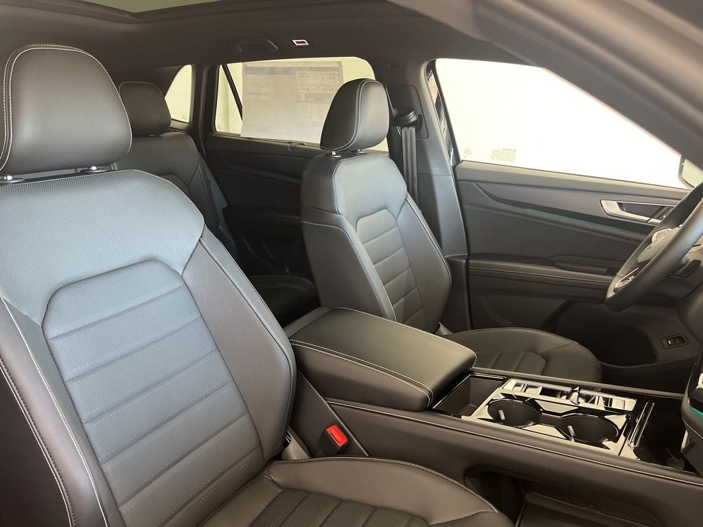 2026 Volkswagen Atlas Cross Sport 2.0T SEL R-Line Black