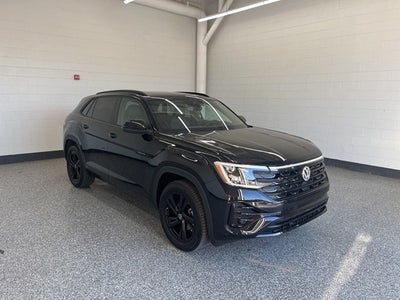 2026 Volkswagen Atlas Cross Sport 2.0T SEL R-Line Black