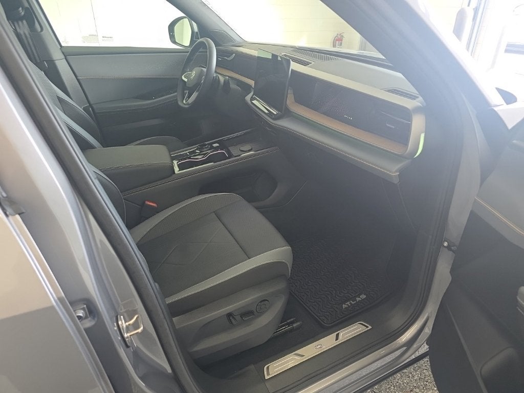 2027 Volkswagen Atlas SEL