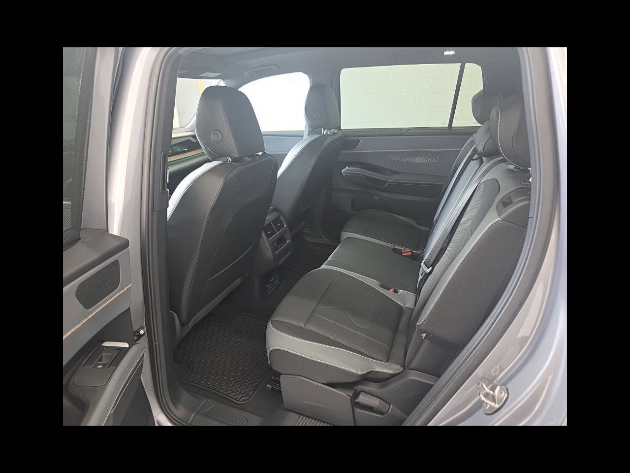 2027 Volkswagen Atlas SEL
