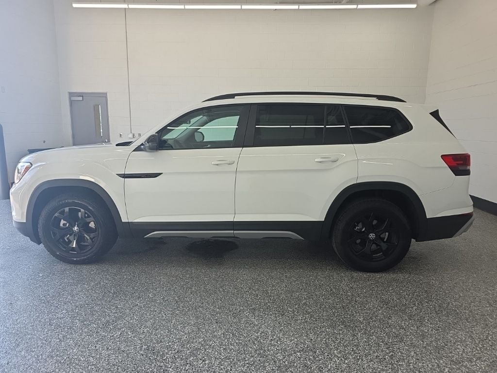 2024 Volkswagen Atlas 2.0T Peak Edition SE w/Technology