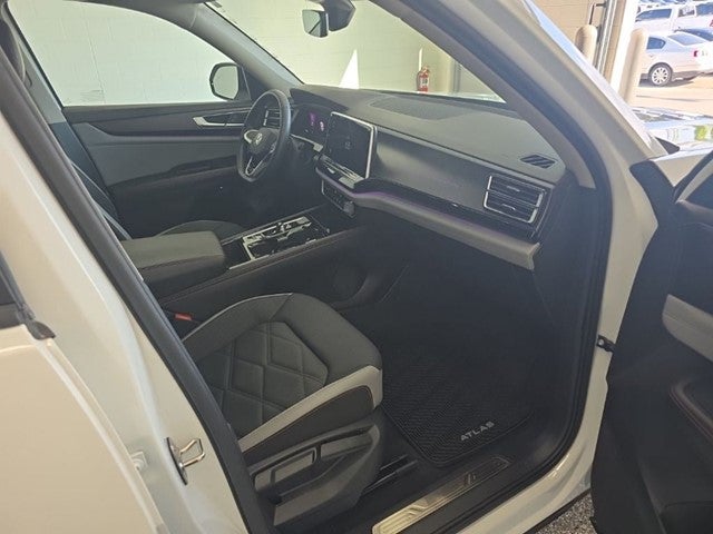 2024 Volkswagen Atlas 2.0T Peak Edition SE w/Technology