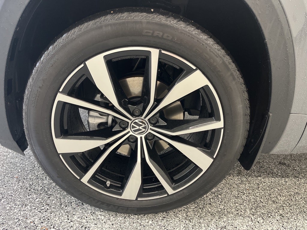 2026 Volkswagen Atlas Cross Sport 2.0T SEL Premium R-Line