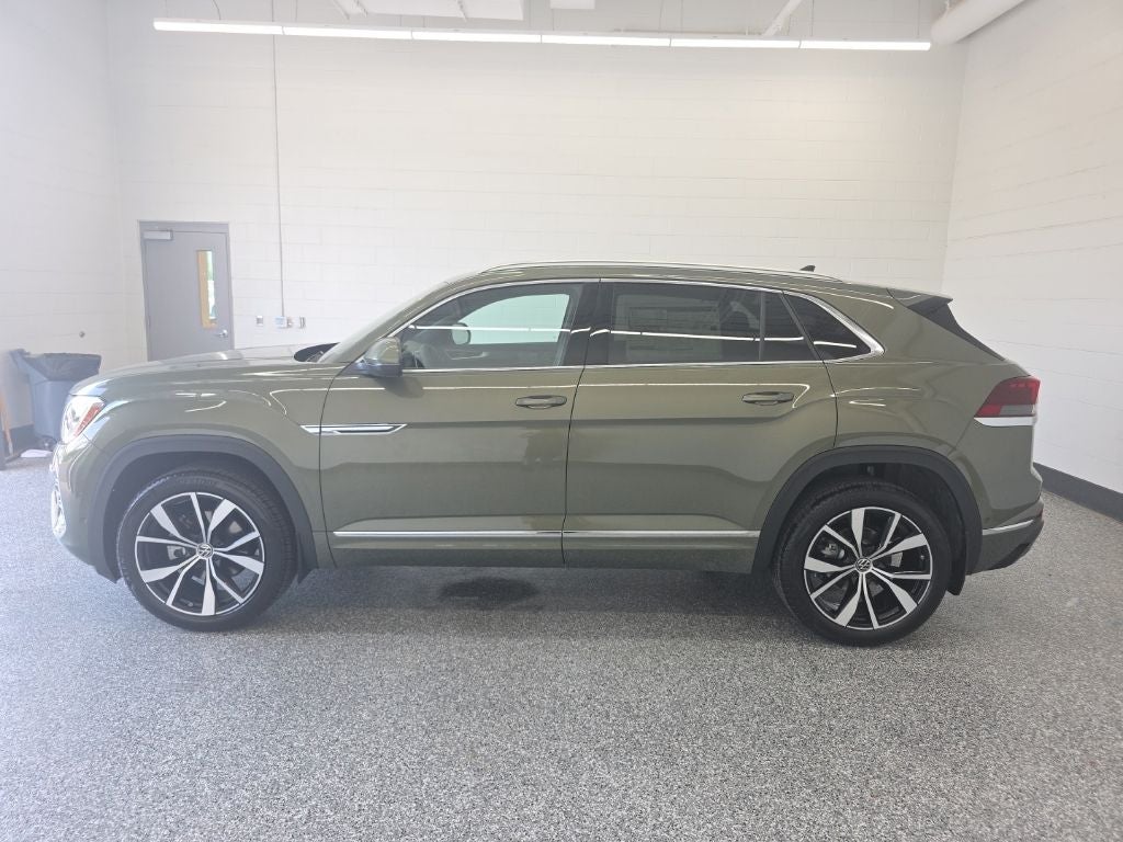 2026 Volkswagen Atlas Cross Sport 2.0T SEL Premium R-Line
