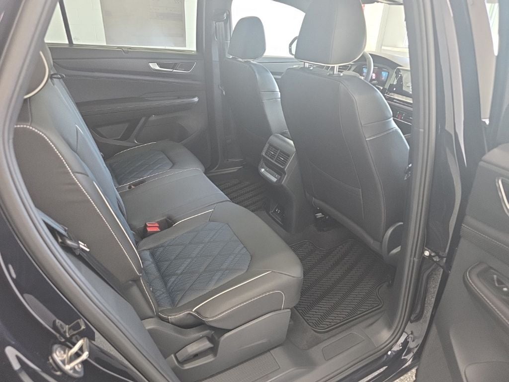 2026 Volkswagen Atlas Cross Sport SEL Premium R-Line