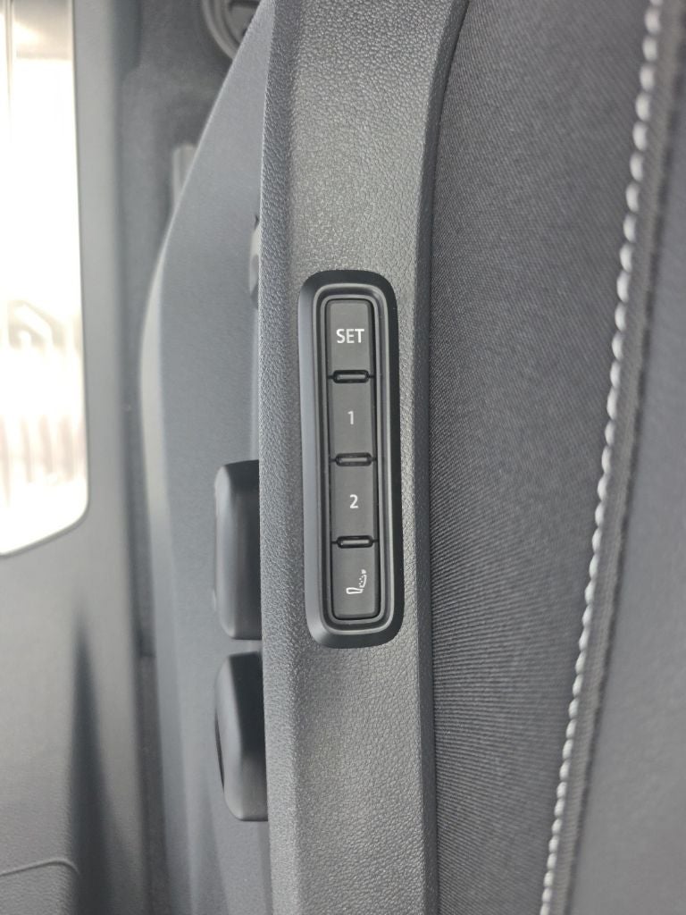 2026 Volkswagen Atlas Cross Sport SEL Premium R-Line