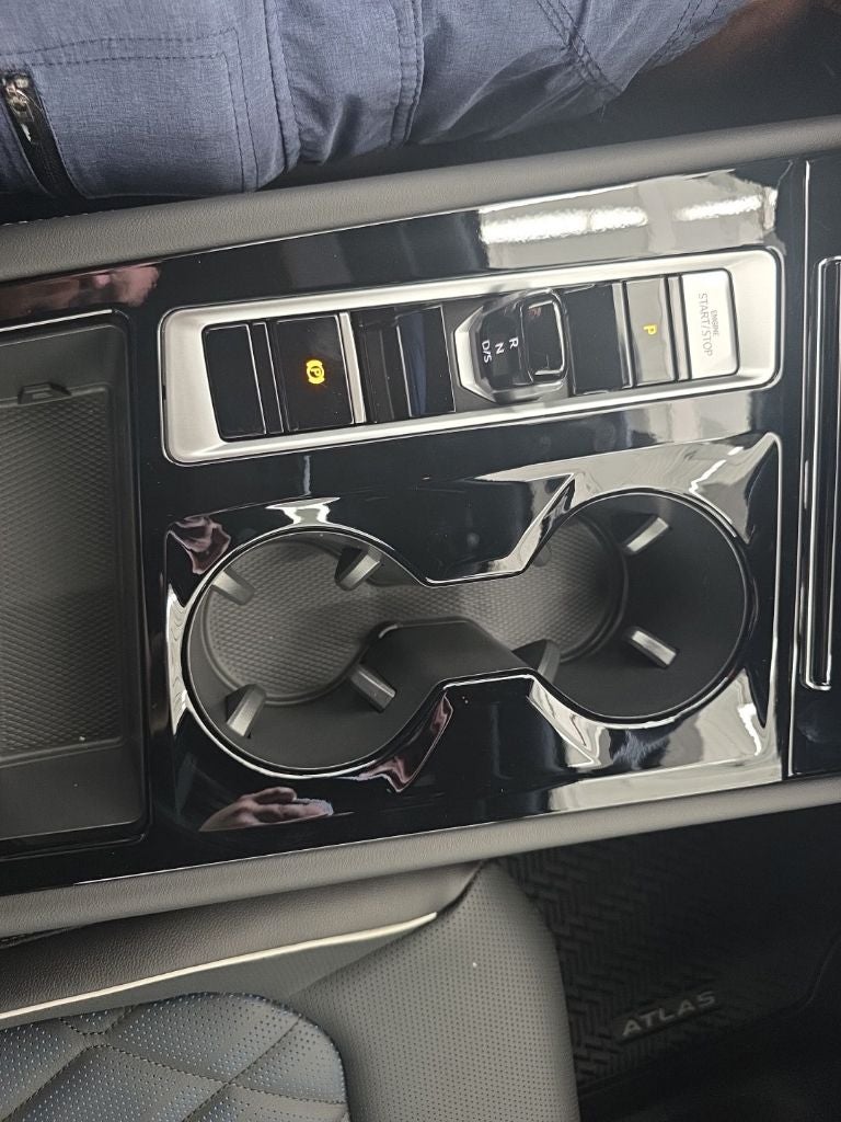 2026 Volkswagen Atlas Cross Sport SEL Premium R-Line