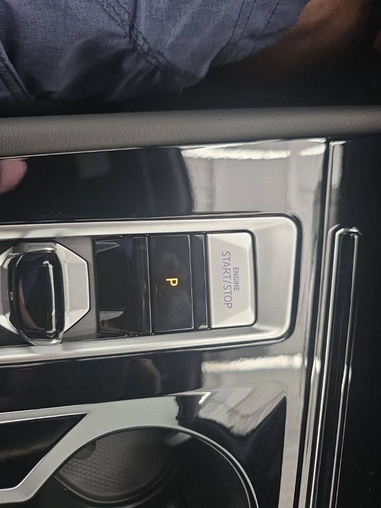 2026 Volkswagen Atlas Cross Sport SEL Premium R-Line