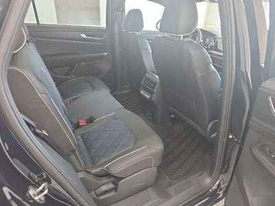 2026 Volkswagen Atlas Cross Sport SEL Premium R-Line