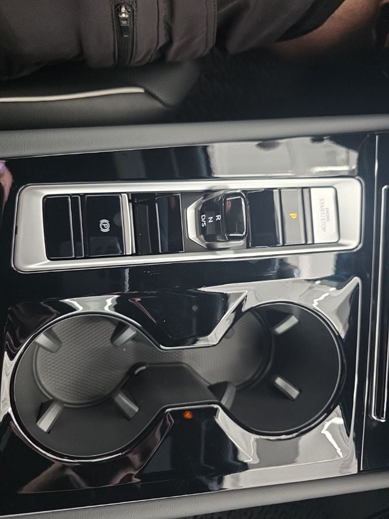 2026 Volkswagen Atlas Cross Sport SEL Premium R-Line