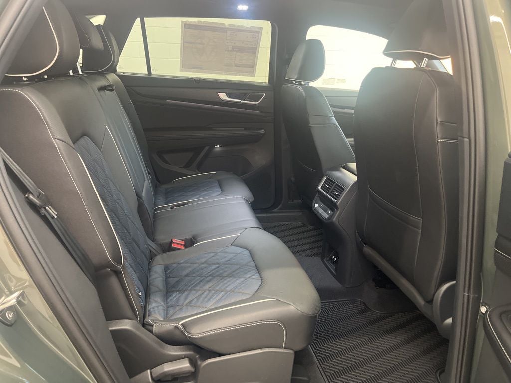 2026 Volkswagen Atlas Cross Sport 2.0T SEL Premium R-Line