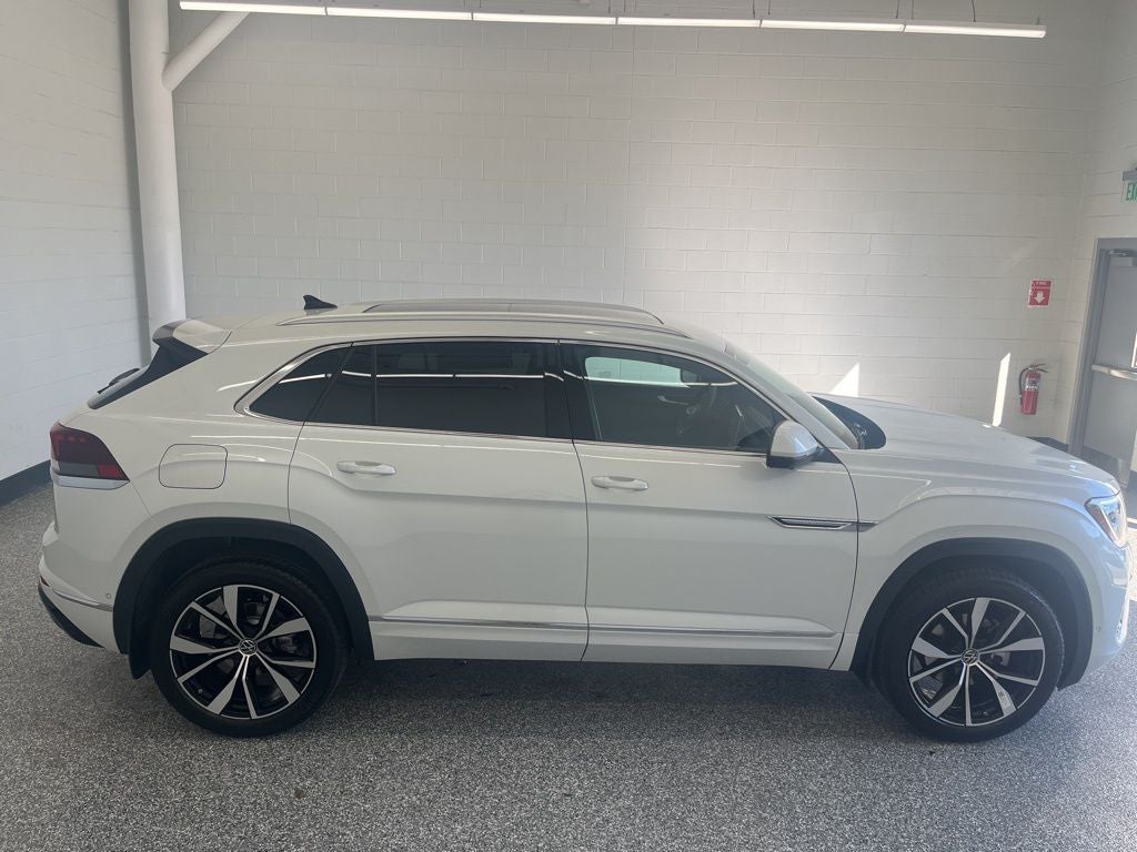 2026 Volkswagen Atlas Cross Sport 2.0T SEL Premium R-Line
