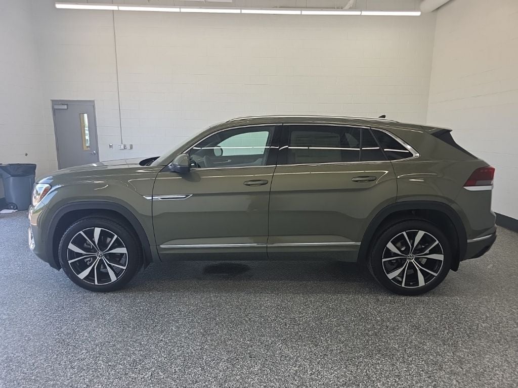 2026 Volkswagen Atlas Cross Sport 2.0T SEL Premium R-Line