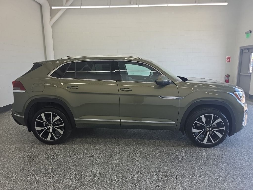 2026 Volkswagen Atlas Cross Sport 2.0T SEL Premium R-Line