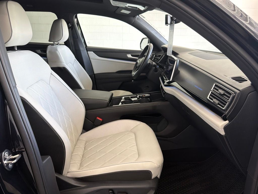 2024 Volkswagen Atlas Cross Sport 2.0T SEL Premium R-Line