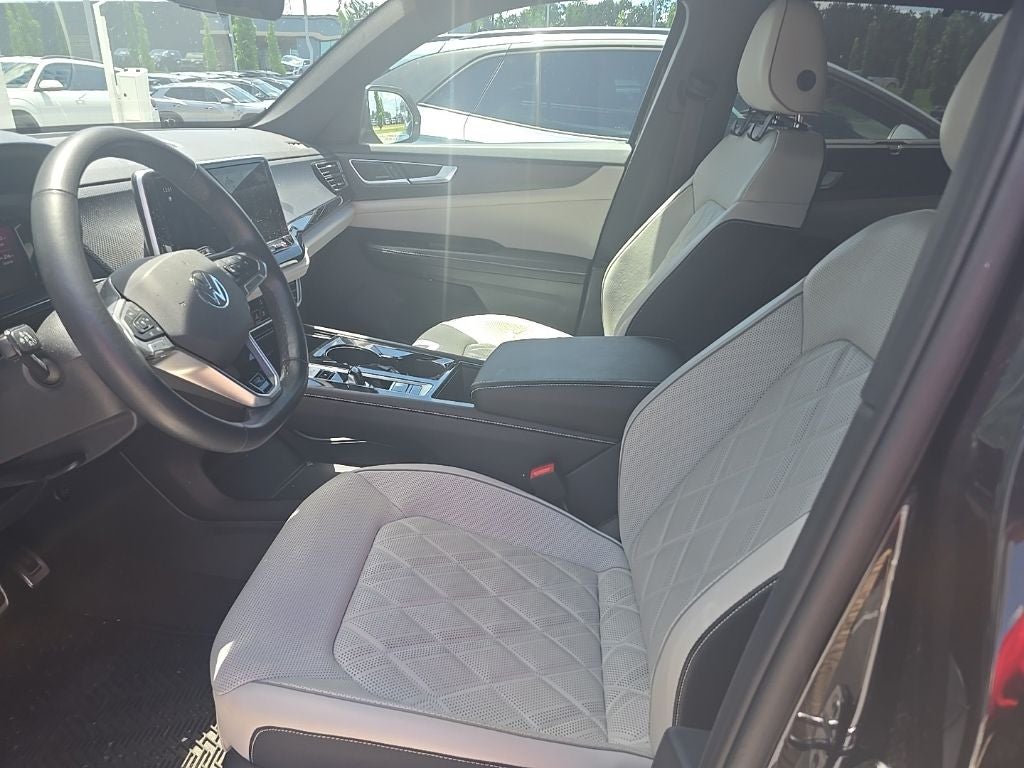 2024 Volkswagen Atlas Cross Sport 2.0T SEL Premium R-Line