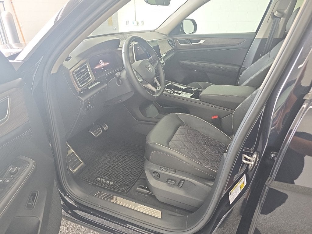 2026 Volkswagen Atlas SEL Premium R-Line