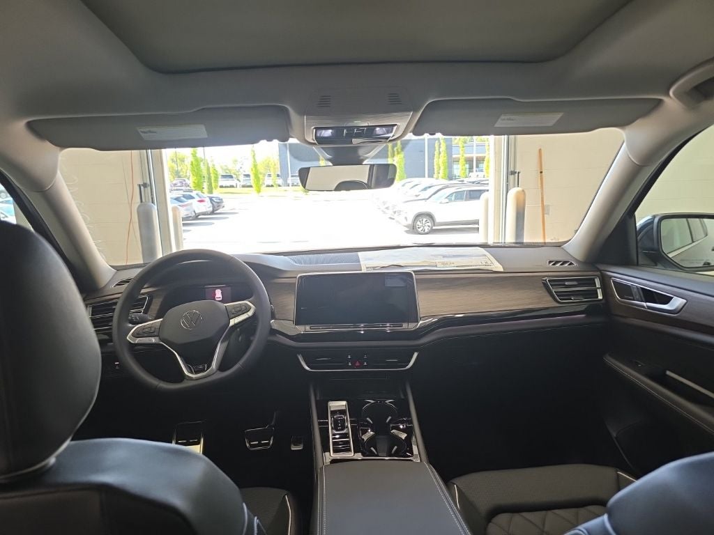 2026 Volkswagen Atlas 2.0T SEL Premium R-Line