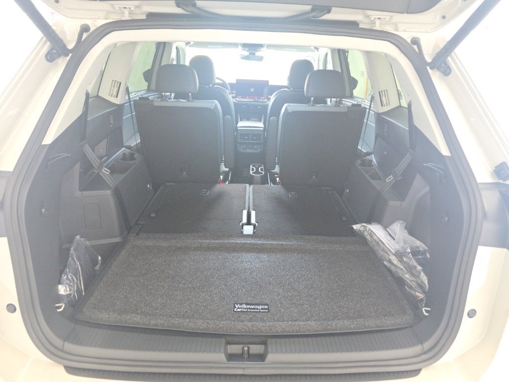 2027 Volkswagen Atlas SE w/Technology