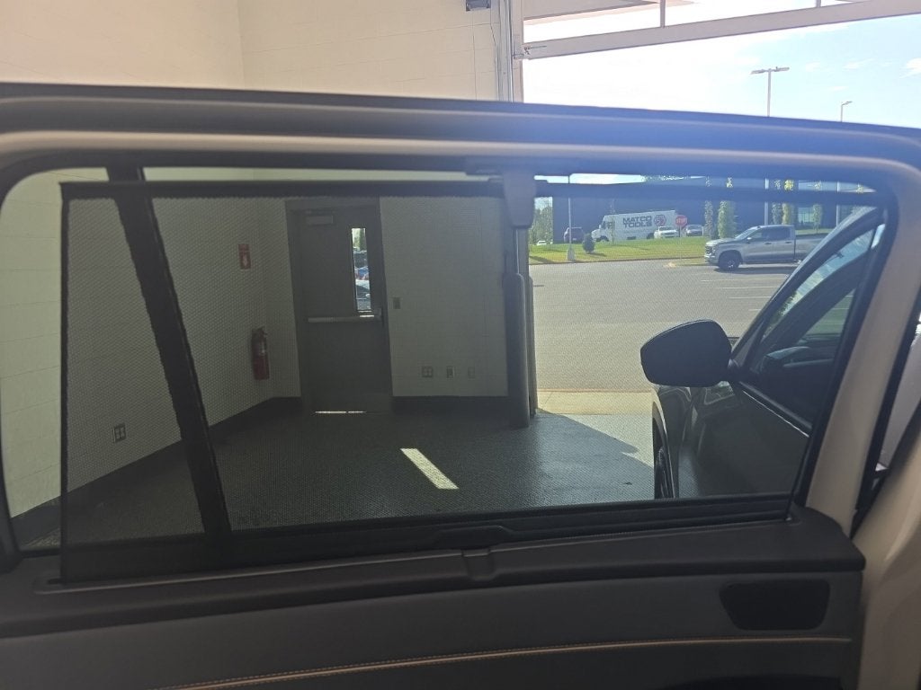 2027 Volkswagen Atlas SE w/Technology