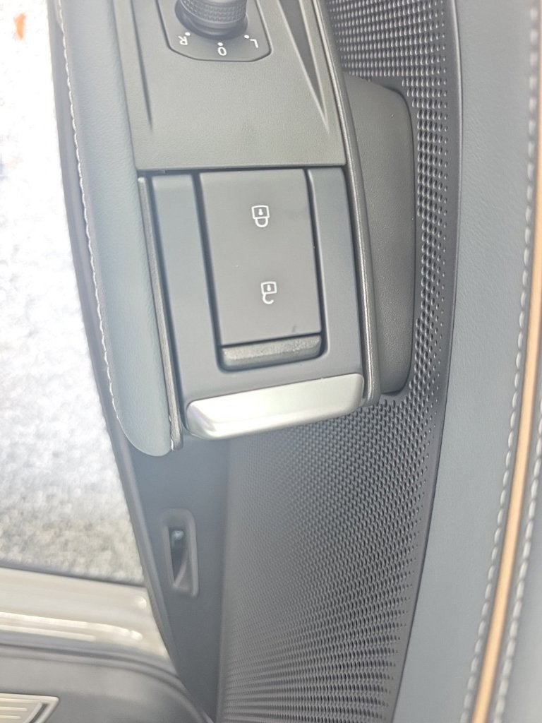 2027 Volkswagen Atlas SE w/Technology