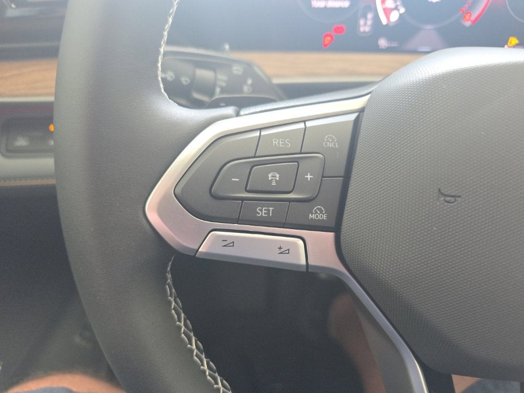 2027 Volkswagen Atlas SE w/Technology