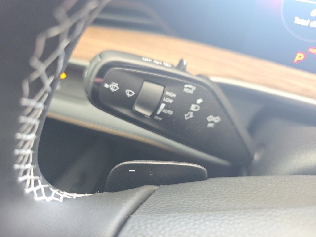 2027 Volkswagen Atlas SE w/Technology