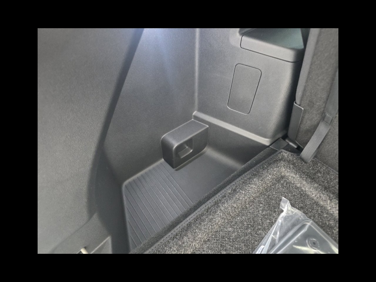 2027 Volkswagen Atlas SE w/Technology