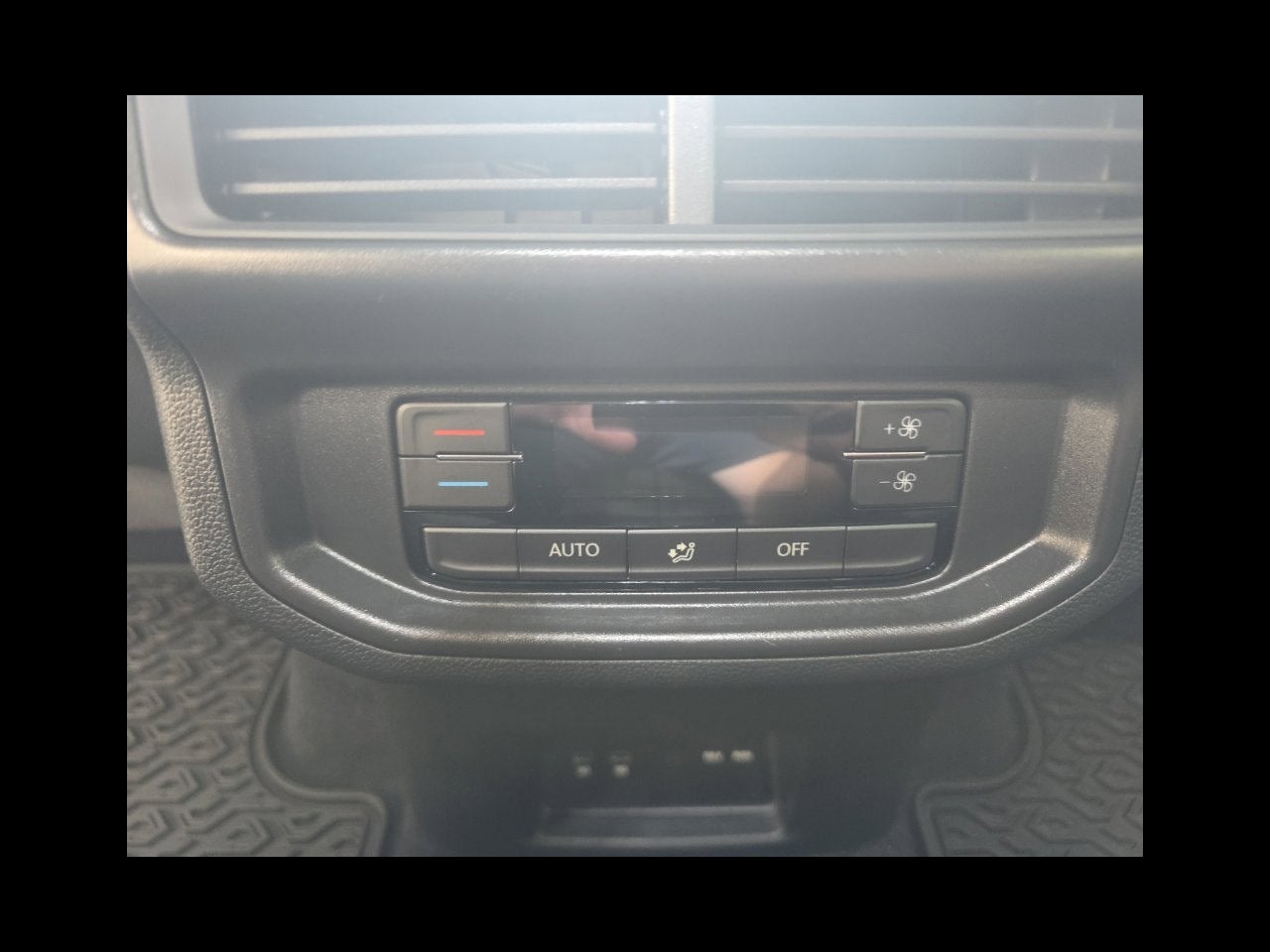 2027 Volkswagen Atlas SE w/Technology