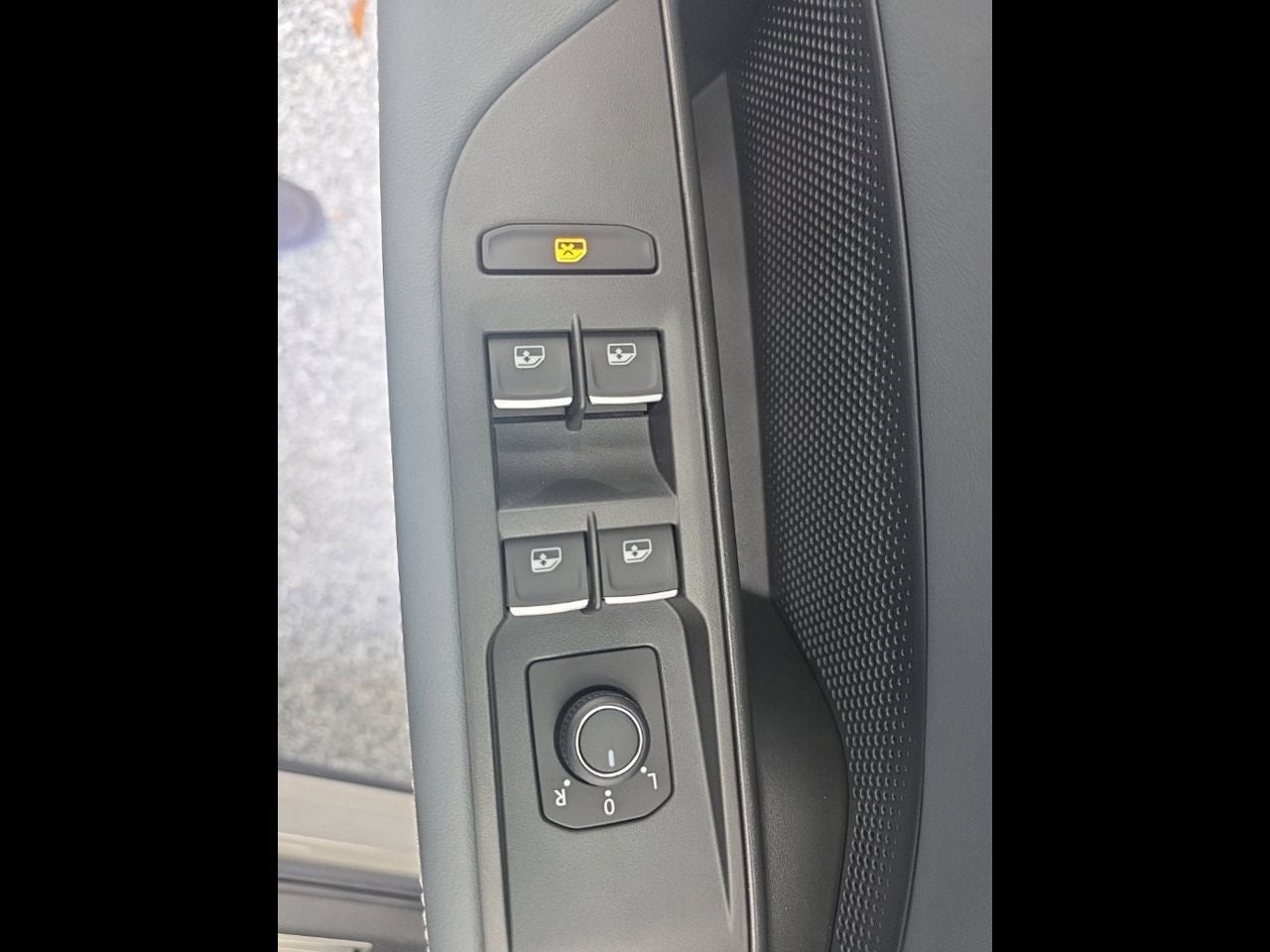 2027 Volkswagen Atlas SE w/Technology