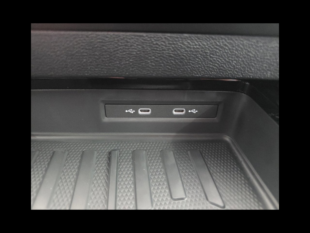 2027 Volkswagen Atlas SE w/Technology