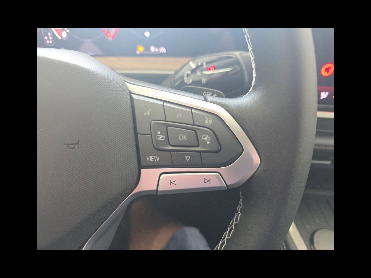 2027 Volkswagen Atlas SE w/Technology