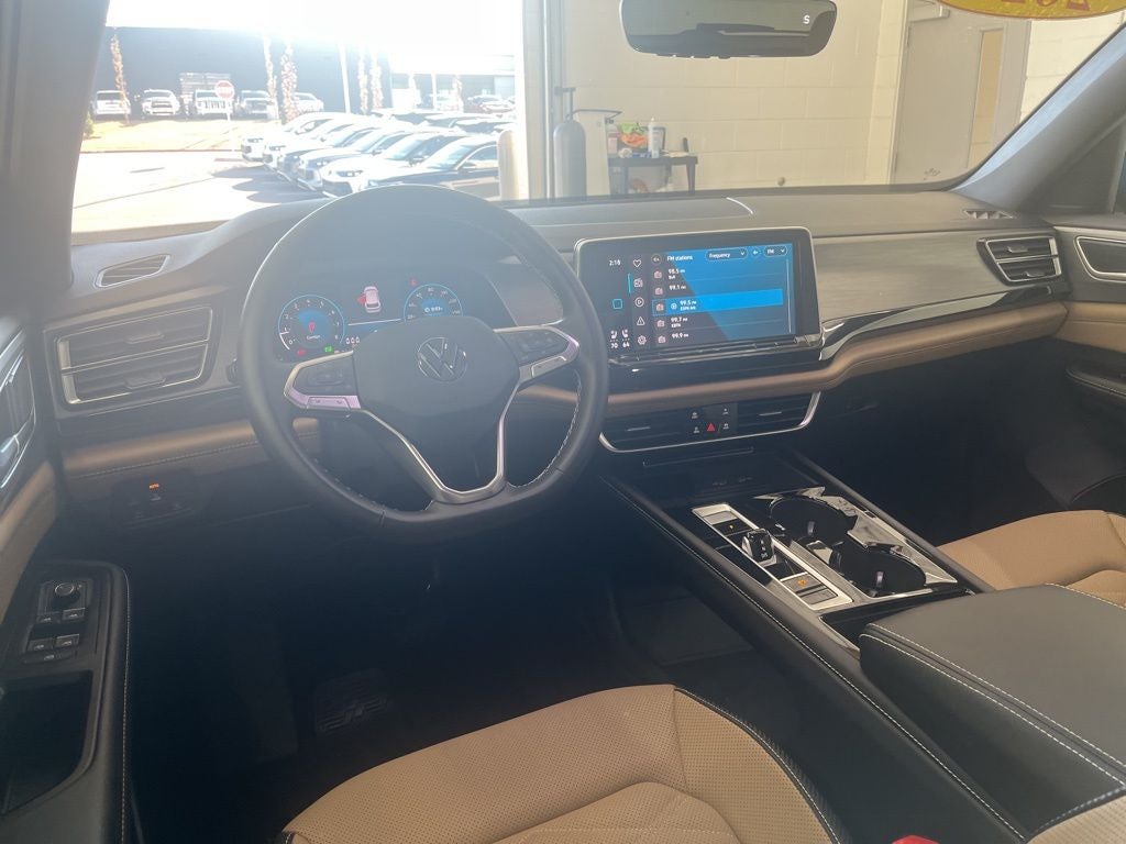 2025 Volkswagen Atlas Cross Sport 2.0T SE w/Technology