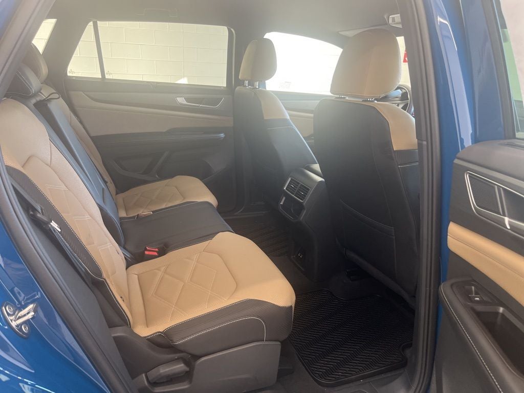 2025 Volkswagen Atlas Cross Sport 2.0T SE w/Technology