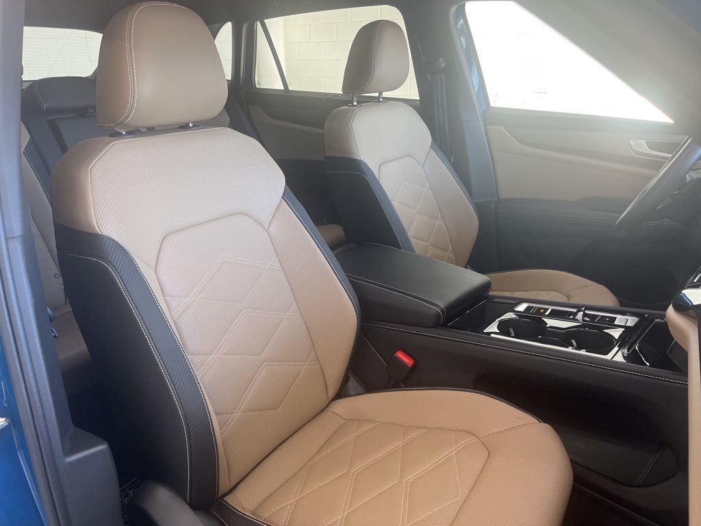 2025 Volkswagen Atlas Cross Sport 2.0T SE w/Technology