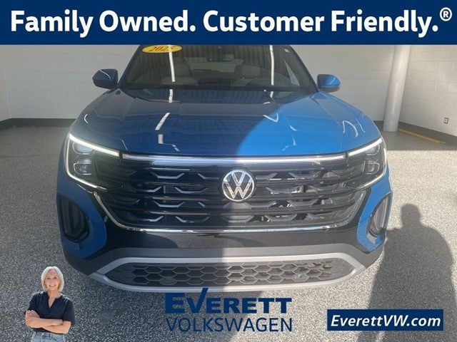 2025 Volkswagen Atlas Cross Sport 2.0T SE w/Technology