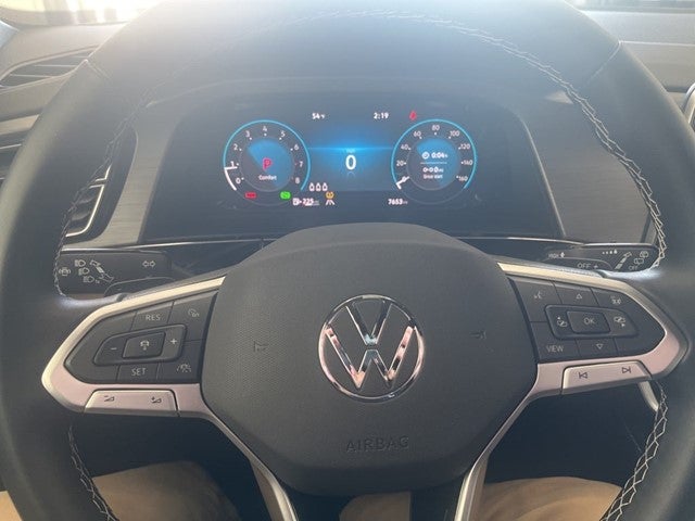 2025 Volkswagen Atlas Cross Sport 2.0T SE w/Technology