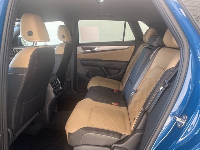 2025 Volkswagen Atlas Cross Sport 2.0T SE w/Technology