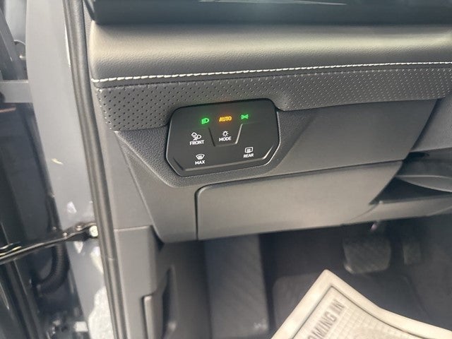 2026 Volkswagen Atlas 2.0T SE w/ Technology