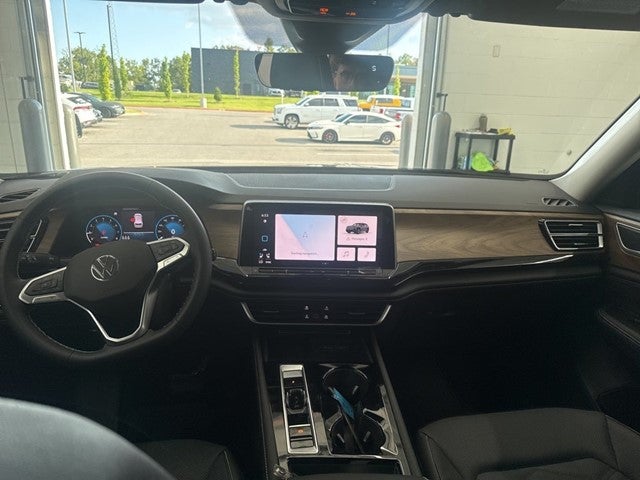 2026 Volkswagen Atlas 2.0T SE w/ Technology