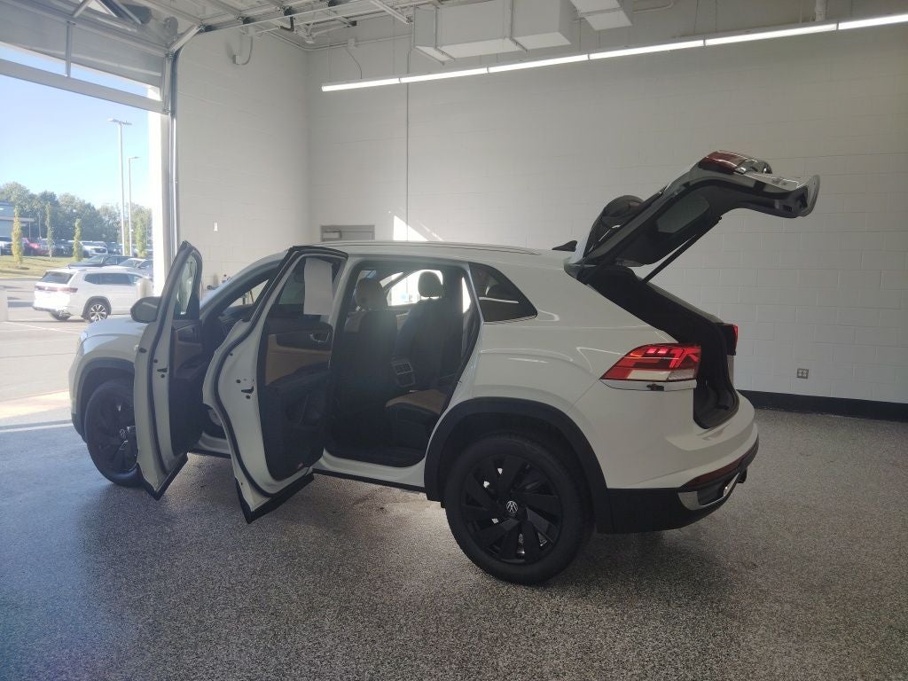 2026 Volkswagen Atlas Cross Sport 2.0T SE w/Technology