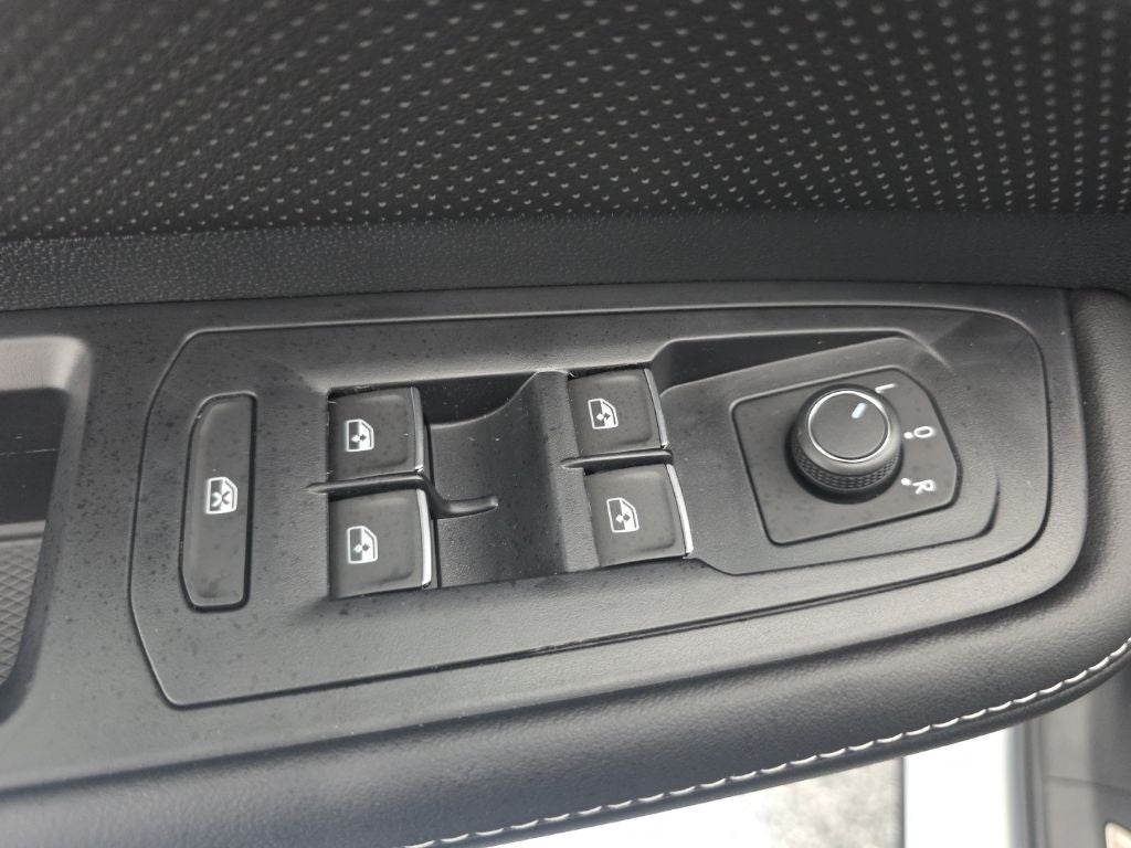 2026 Volkswagen Atlas Cross Sport SE w/Technology