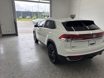 2024 Volkswagen Atlas Cross Sport 2.0T SE w/Technology