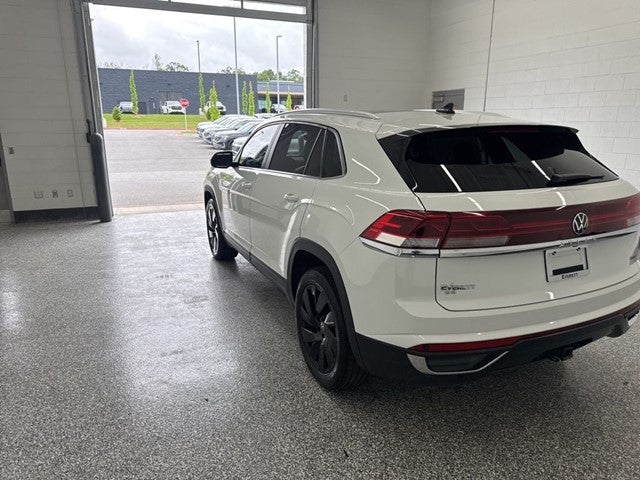 2024 Volkswagen Atlas Cross Sport 2.0T SE w/Technology