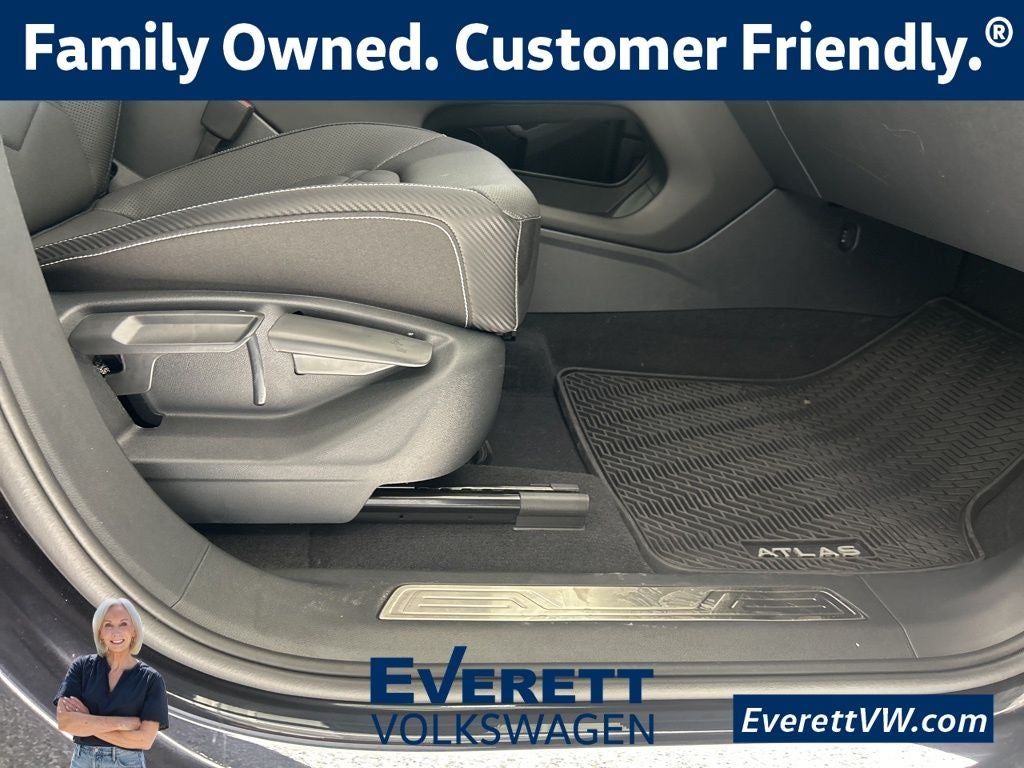 2025 Volkswagen Atlas Cross Sport 2.0T SE w/ Technology