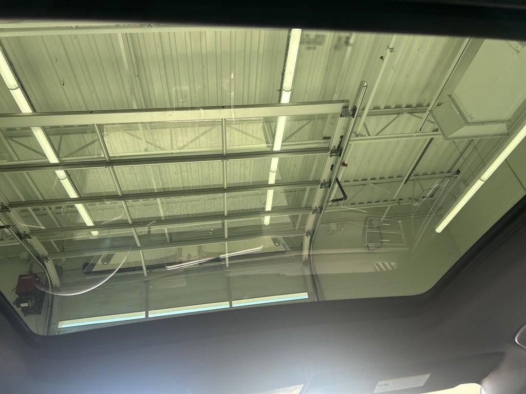 2025 Volkswagen Atlas Cross Sport 2.0T SE w/ Technology