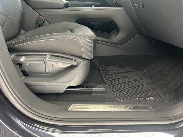 2025 Volkswagen Atlas Cross Sport 2.0T SE w/ Technology