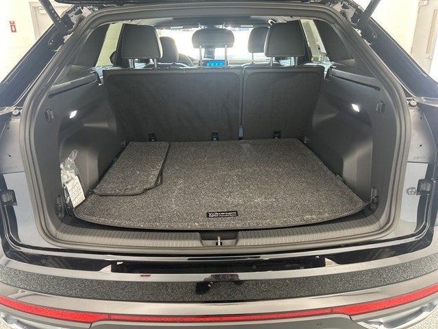 2025 Volkswagen Atlas Cross Sport 2.0T SE w/ Technology