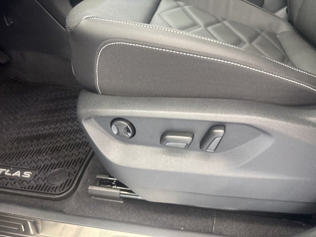 2026 Volkswagen Atlas 2.0T SE w/ Technology